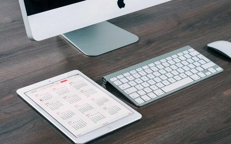 Tóm tắt: Advantages and Disadvantages of Using e-Learning in University Education: Analyz